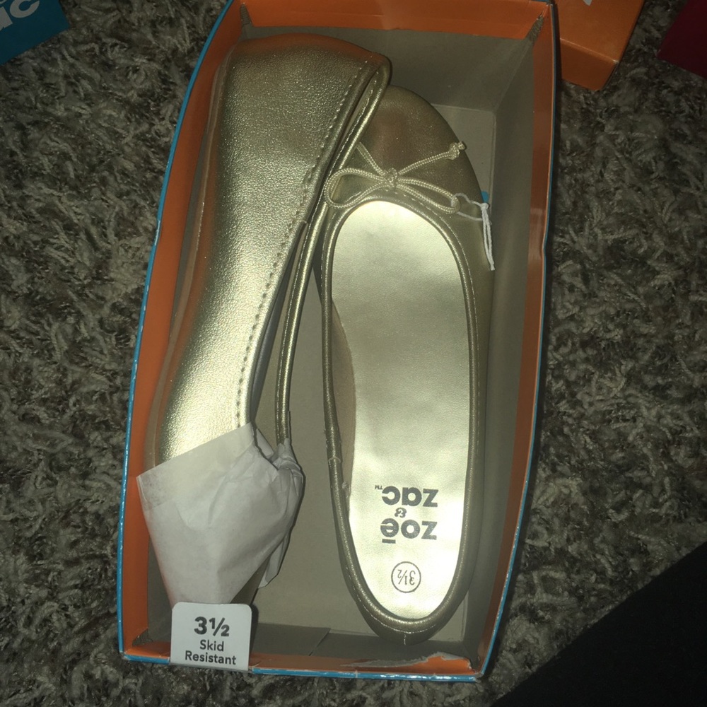 Brand new 3 1/3 kids gold flats